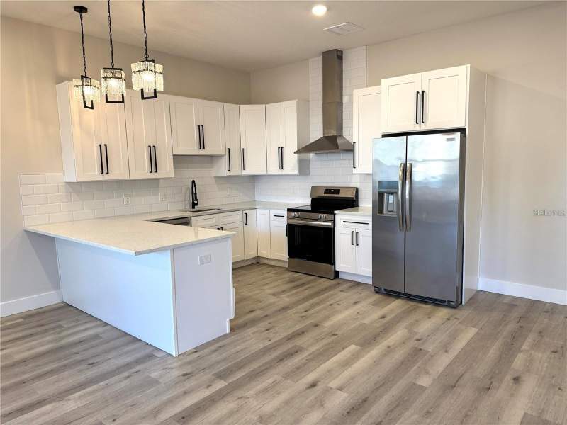 7 bedroom Single Family Residence at 1039 53rd Avenue, Franklin Heights, St Petersburg — photo 2