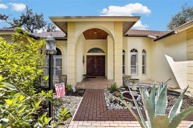 4 bedroom Single Family Residence at 2704 Aston Avenue, Walden Lake Unit 27 Ph 02 Sec A, Plant City — photo 4