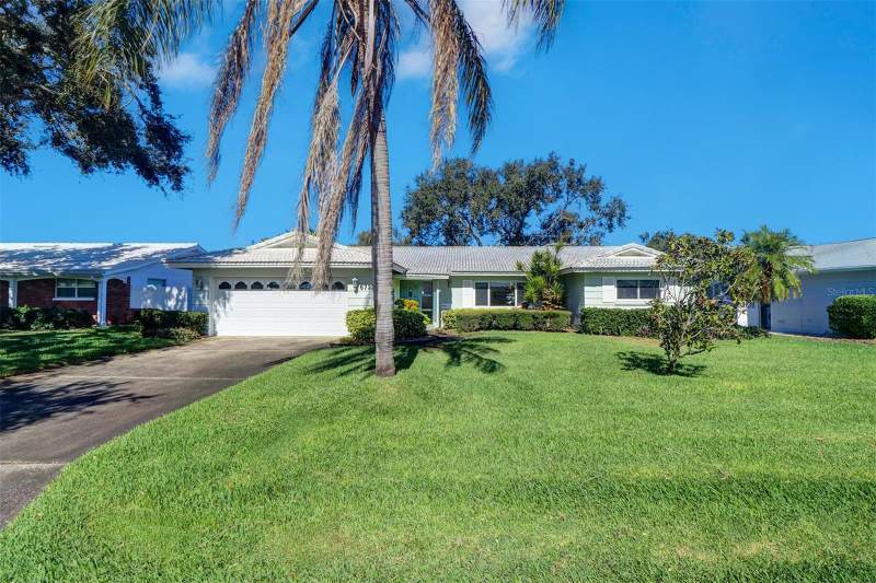 Crossroads Estates