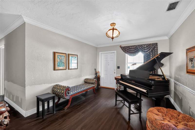 4 bedroom Single Family Residence at 4204 S Renellie Drive, Anita Sub, Tampa — photo 5