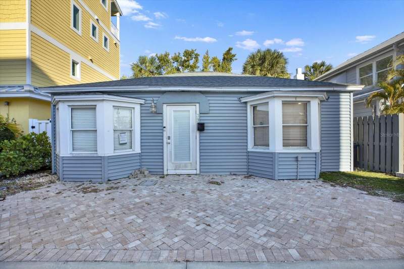 2 bedroom Single Family Residence at 39 181st Avenue, Surfside Cabana Club Rev, Redington Shores — photo 2