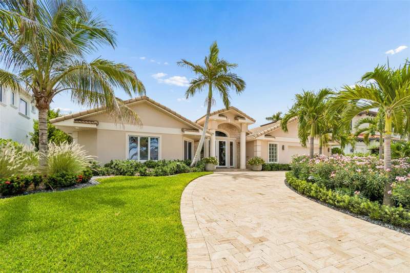 4 bedroom Single Family Residence at 2038 Carolina Avenue, Venetian Isles, St Petersburg — photo 2