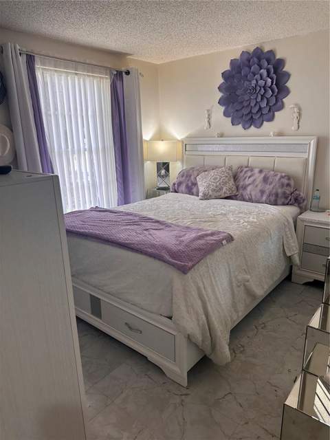 8848 Oak Circle, Tampa FL - photo 17 of 27