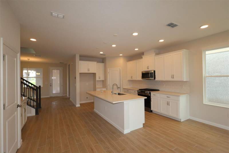 4 bedroom Single Family Residence at 1306 Twelve Oaks Road, Center Lake On The Park, St Cloud — photo 5