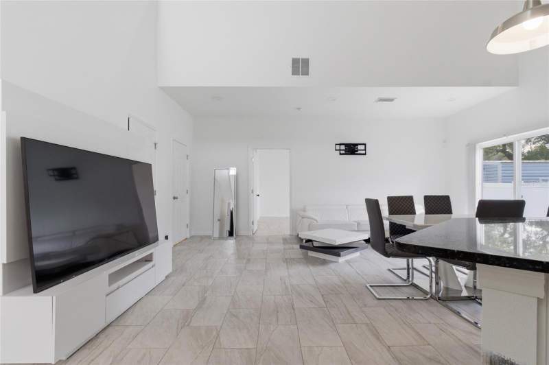 3 bedroom Single Family Residence at 3702 Wiggins Leaf Street, Grant Park Add Blocks 36-, Tampa — photo 5
