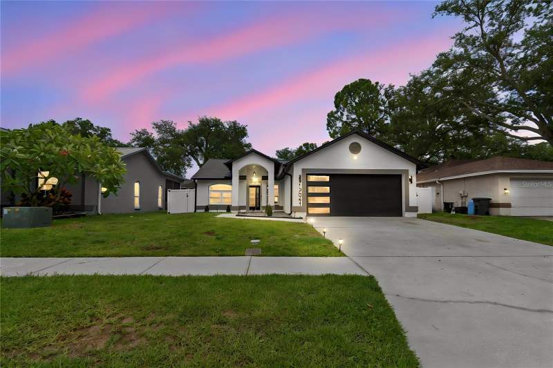 3 bedroom Single Family Residence at 12041 68th Street, Woodbury-Phase I, Largo — photo 2