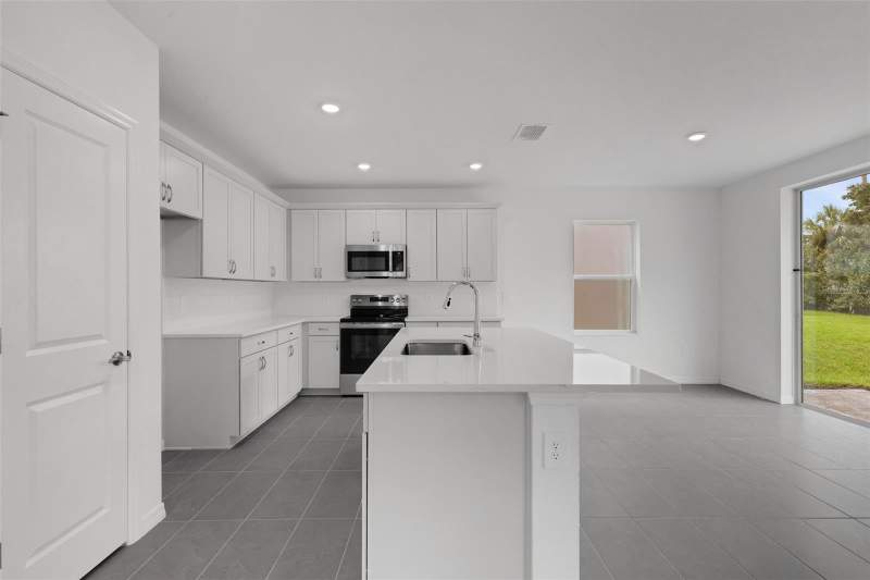 3 bedroom Single Family Residence at 4328 Outhaul Run, Southpointe, Palmetto — photo 4
