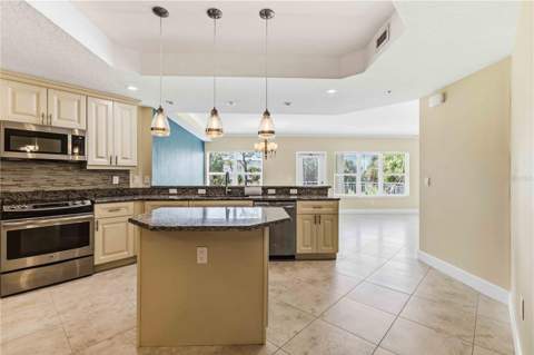 7820 34th Ave W #102, Bradenton FL - photo 10 of 32