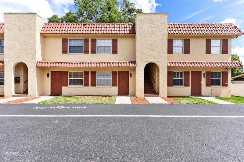 1 bedroom Condominium at 1112 W MAIN STREET #C4, LEESBURG SPANISH OAKS CONDO, LEESBURG — photo 1