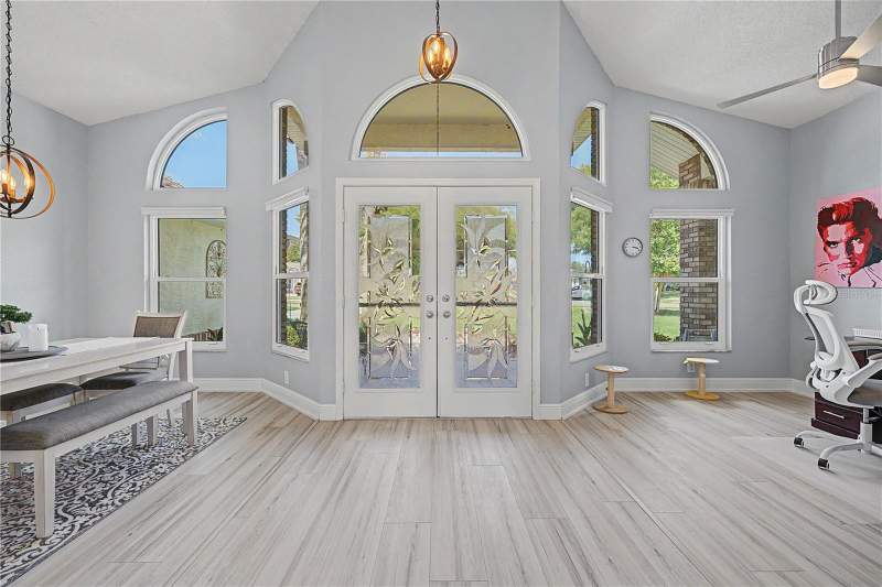 3 bedroom Single Family Residence at 6207 Huntington Drive, Silver Oaks, Zephyrhills — photo 2