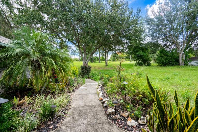 6 bedroom Single Family Residence at 18301 S OBRIEN ROAD, N/A, GROVELAND — photo 3