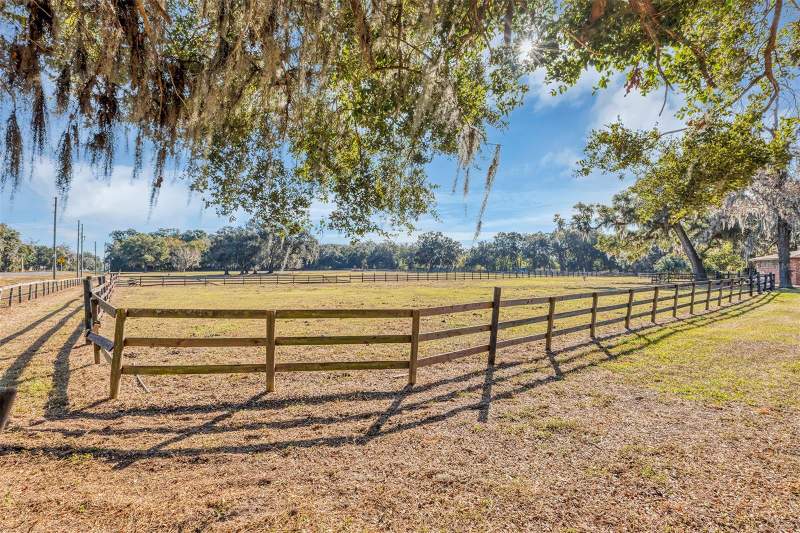 4 bedroom Farm at 208 NE 70th Street, Ocala Highlands, Ocala — photo 2