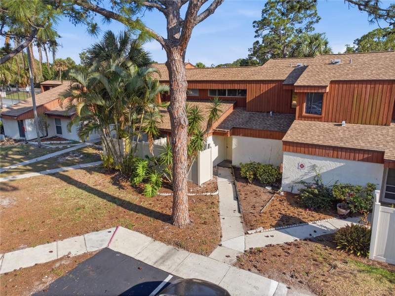 Woodlake 1 Condo