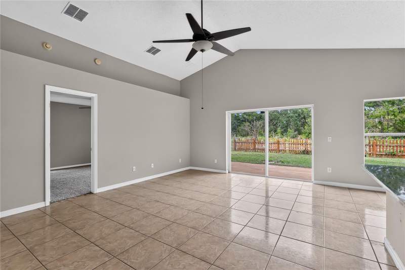 3 bedroom Single Family Residence at 725 Robin Court, Poinciana Nbrhd 05 North Village 03, Kissimmee — photo 4