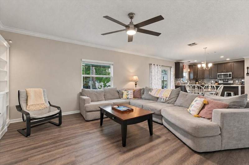 5 bedroom Single Family Residence at 724 Pataches Place, Marina Del Rey Ph 2, Groveland — photo 4