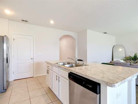 1040 Cambridge Drive, Winter Haven FL - photo 18 of 41