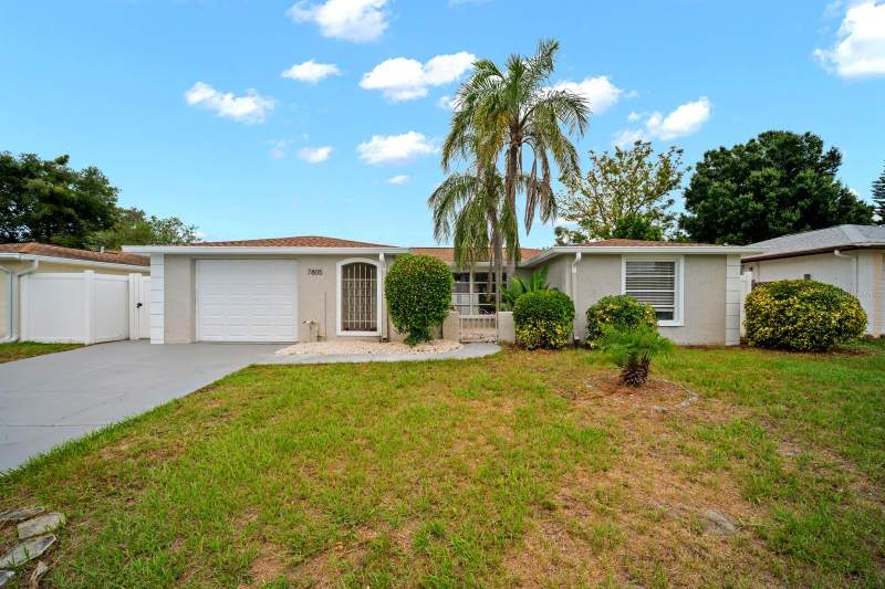 3 bedroom Single Family Residence at 7805 Burnham Drive, Regency Park, Port Richey — photo 2
