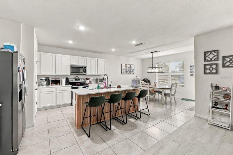 4 bedroom Single Family Residence at 750 Auburn Grove Court, Auburn Grove Ph II, Auburndale — photo 5