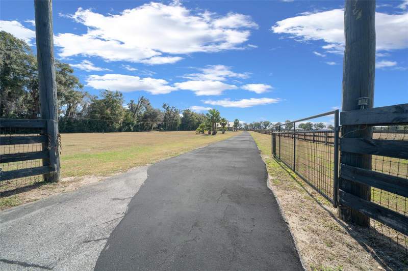 4 bedroom Farm at 2198 W Highway 329, Nonsub, Citra — photo 3