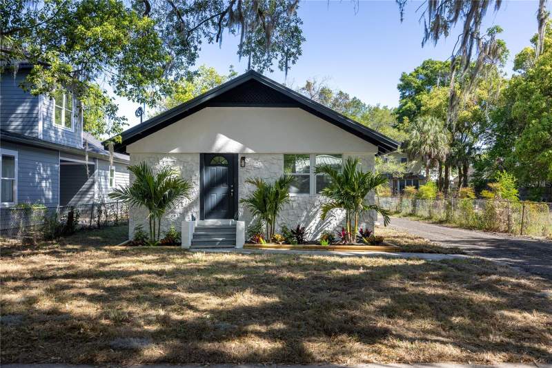 2 bedroom Single Family Residence at 418 NW 3rd Avenue, Brush Add To Gville, Gainesville — photo 4