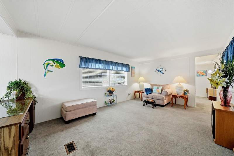 2 bedroom Mobile Home at 12116 Horseshoe Lane, Ponderosa Park, Hudson — photo 2