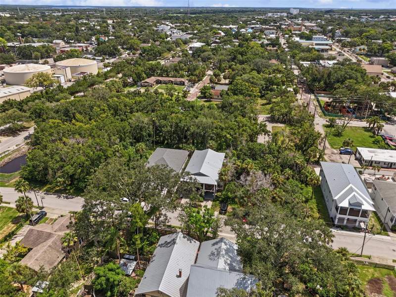3 bedroom Single Family Residence at 170 E Spruce Street, Riverview, Tarpon Springs — photo 3