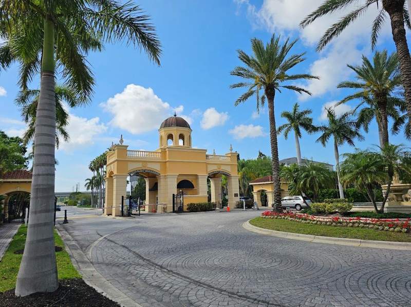 2 bedroom Condominium at 2713 VIA MURANO #236, GRAND VENEZIA AT BAYWATCH CONDO, CLEARWATER — photo 3