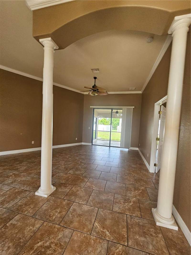 3 bedroom Single Family Residence at 4322 SW 18th Place, Cape Coral, Cape Coral — photo 2