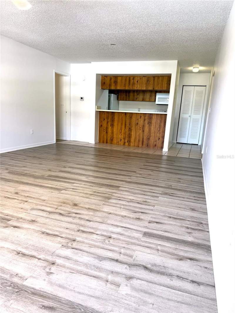2 bedroom Condominium at 13608 S Village Drive #8203, The Towers At Carrollwood Vill, Tampa — photo 4