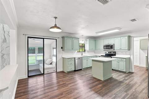 1095 S Ridgewood Avenue, Deland FL - photo 13 of 32