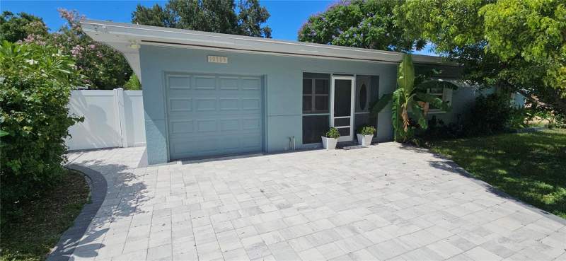 Gulf Breeze Acres