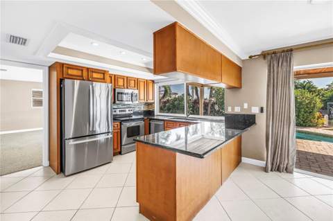 1820 Tanglewood Drive, St Petersburg FL - photo 6 of 6