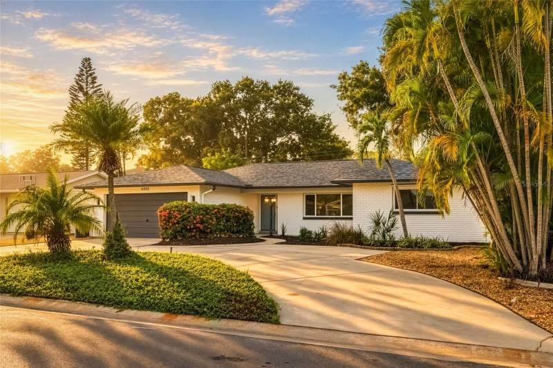 Crossroads Estates