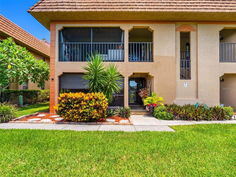 10182 SEMINOLE ISLAND DR home for sale in Willow Point Condo