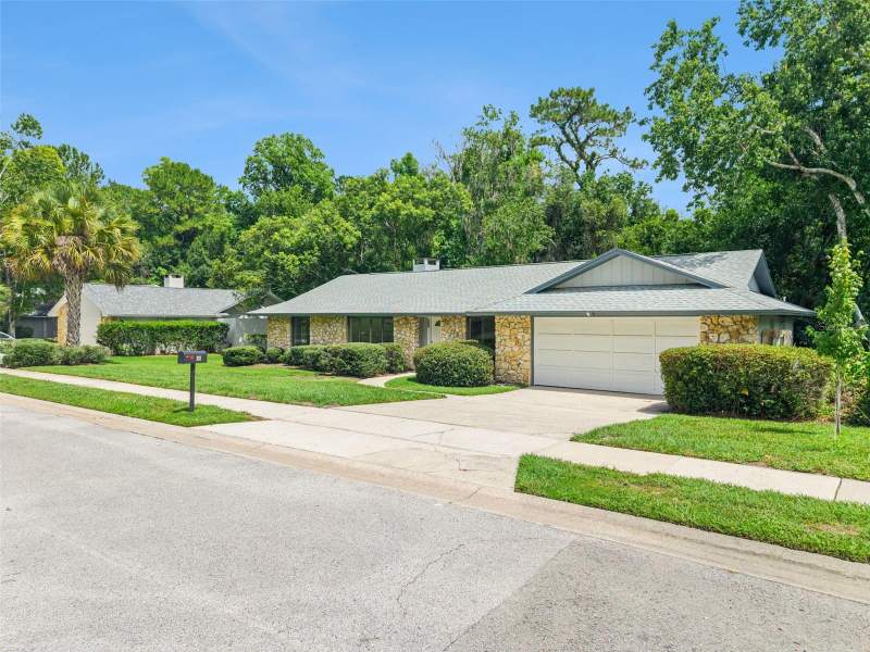 4 bedroom Single Family Residence at 211 Hickory Drive, Sweetwater Oaks Sec 06, Longwood — photo 3