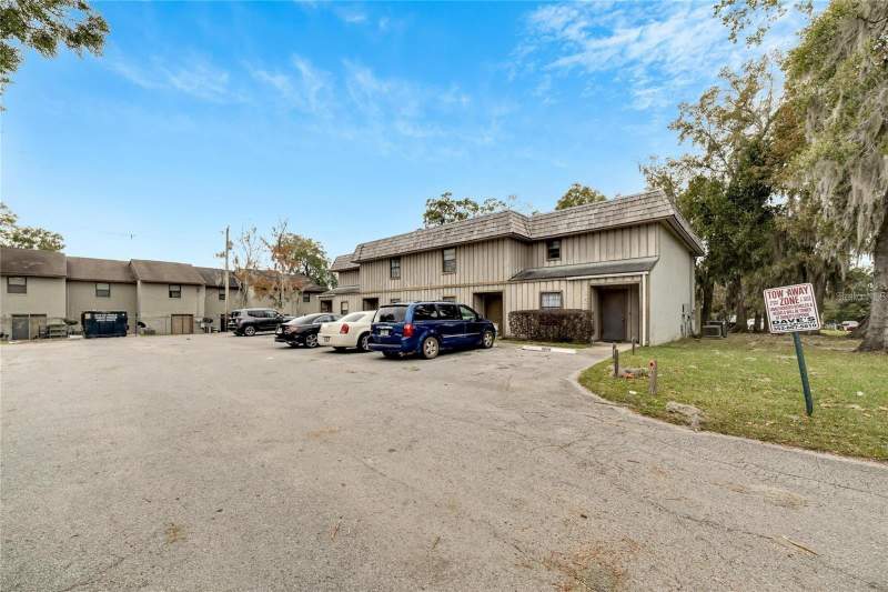 10 bedroom Townhouse at 2826 NE 7th Street, Three Kings, Ocala — photo 5