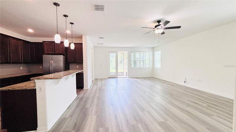 4 bedroom Single Family Residence at 557 Scott Lake Creek Lane, Meadows At Scott Lake Creek, Lakeland — photo 4