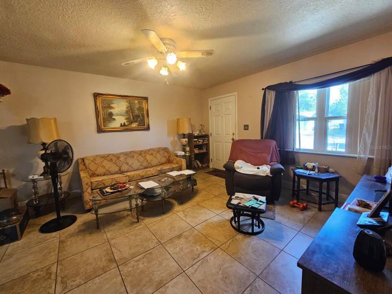 4 bedroom Single Family Residence at 5483 Karen Court, Malibu Groves Tenth Add, Orlando — photo 4
