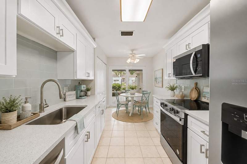 2 bedroom Condominium at 144 Boca Ciega Point Boulevard, Boca Ciega Point East, St Petersburg — photo 4