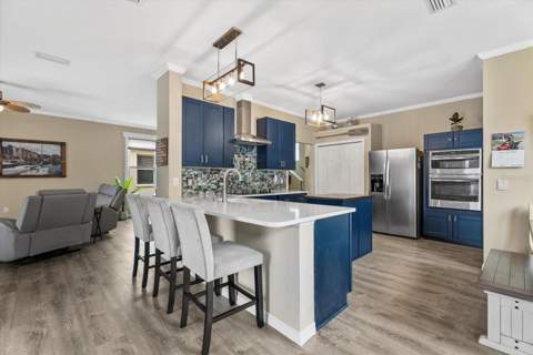 15302 Searobbin Drive, Lakewood Ranch FL - photo 23 of 51