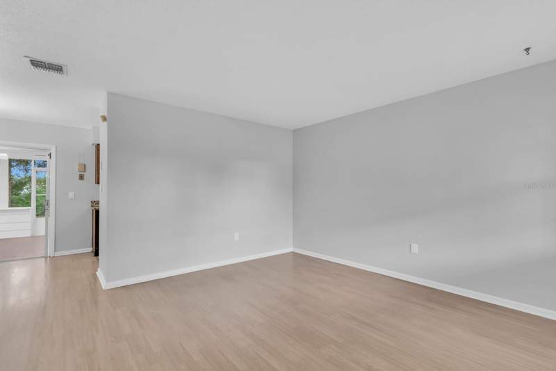 3 bedroom Single Family Residence at 1345 S Oxalis Ave, Engelwood Park, Orlando — photo 4