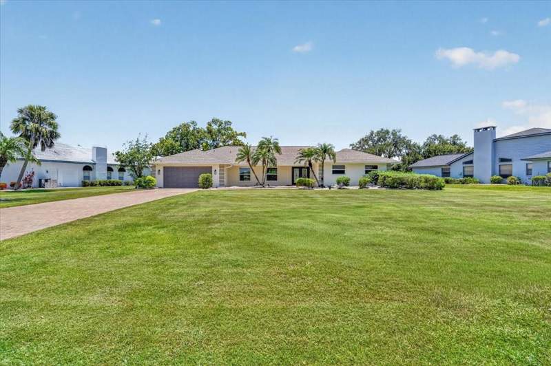 3 bedroom Single Family Residence at 3504 Wilderness Boulevard, River Wilderness Ph I, Parrish — photo 2