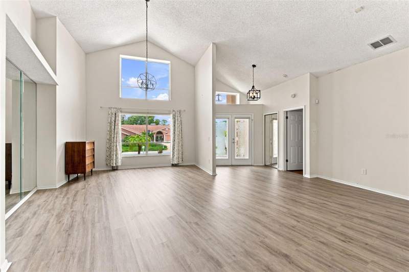 3 bedroom Single Family Residence at 13513 Woodside Drive, Millwood Village, Hudson — photo 5
