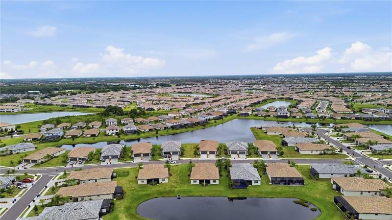 2 bedroom Single Family Residence at 15606 Sunny Day Drive, Lorraine Lakes Ph Iia, Bradenton — photo 4
