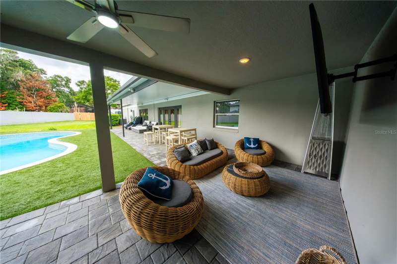 4 bedroom Single Family Residence at 9197 Bay Hill Boulevard, Bay Hill Sec 05, Orlando — photo 2