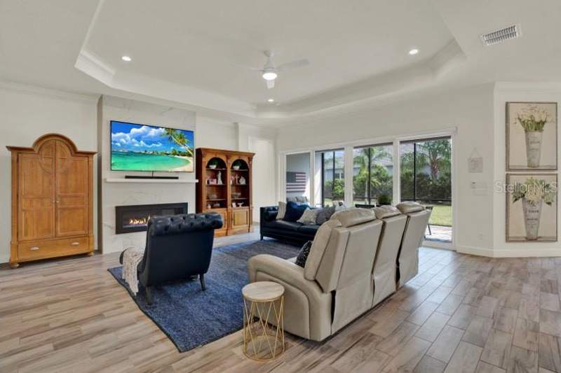 3 bedroom Single Family Residence at 4923 Pamplona Court, Valencia Del Sol, Wimauma — photo 2