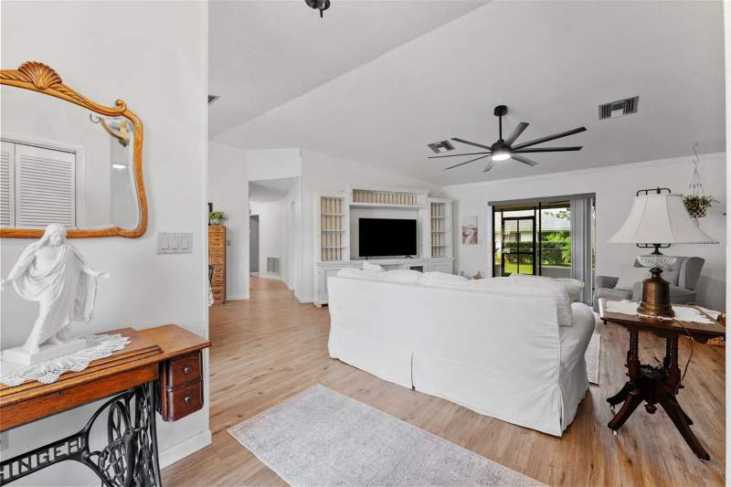 3 bedroom Single Family Residence at 8428 Elgrove Street, Spring Hill, Spring Hill — photo 5