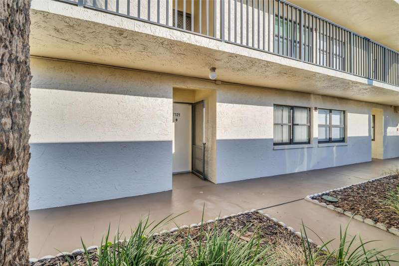 Lakeview Of Largo South Condo