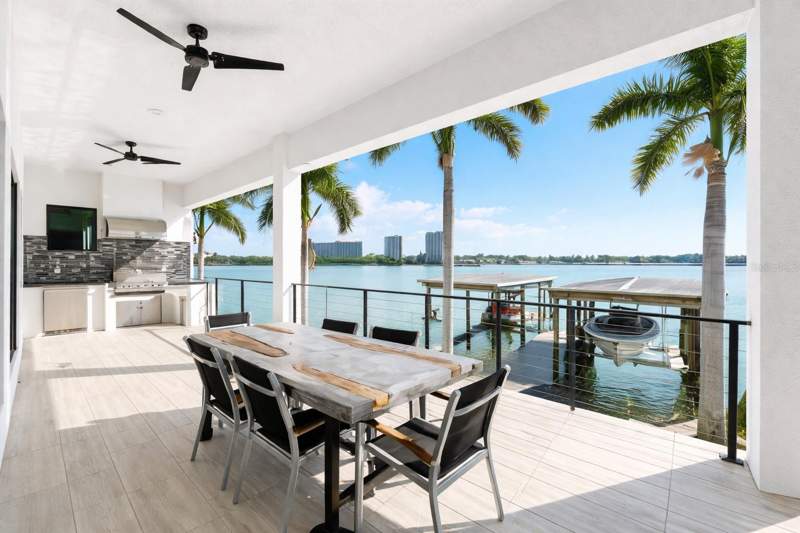 4 bedroom Single Family Residence at 7801 9th Avenue, South Cswy Isle Yacht Club Add, St Petersburg — photo 4