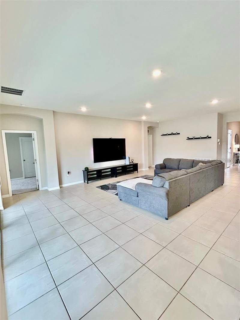 4 bedroom Single Family Residence at 6853 SE 3rd Loop, Deer Path North Ph 2, Ocala — photo 5